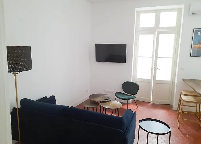 Bright And Modern 3-Bedroom Apartment, 90M2 With Air Condition, In Beziers