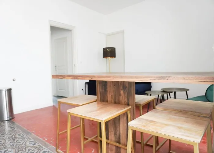 Bright And Modern 3-Bedroom Apartment, 90M2 With Air Condition, In Beziers