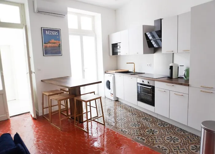 Bright And Modern 3-Bedroom Apartment, 90M2 With Air Condition, In Beziers