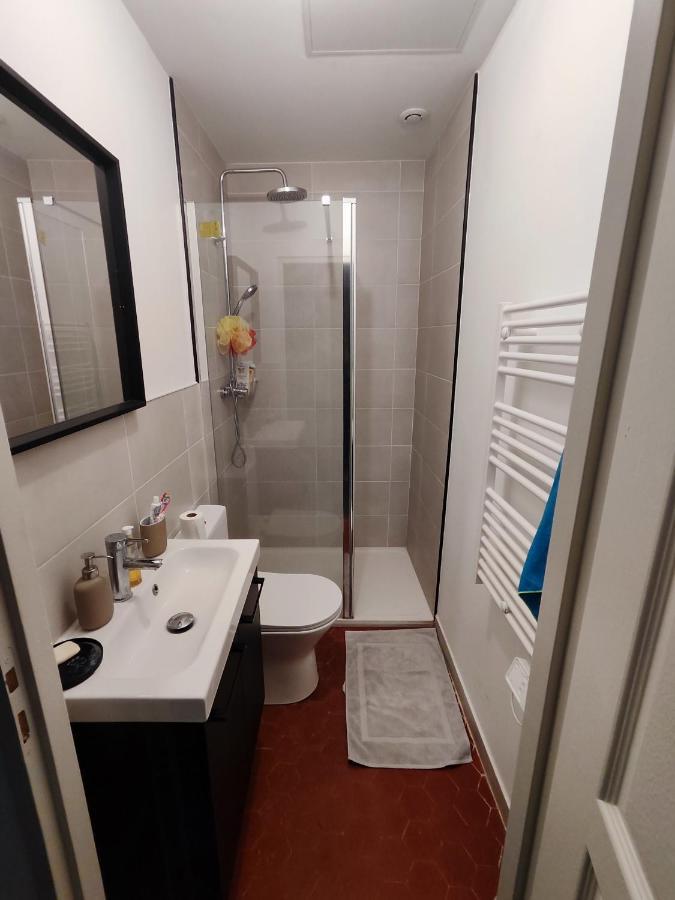 Bright And Modern 3-bedroom Apartment, 90m2 With Air Condition, In Appartement *
